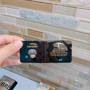 $25/3 Yves Saint Laurent Le Cushion Encre De Peau Foundation#20 shade